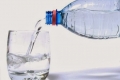 أكل الماء أكثر فائدةً لصحّتك من شربه.. آخر ما توصّل له خبراء التغذية