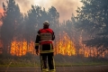 مع إستمرار الحرائق الهائلة في أوروبا ... الأمم المتحدة: العالم يعيش إنتحار جماعي