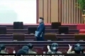 شاهد..كيف يصفق البرلمان الكوري الشمالي للرئيس خشية الإعدام