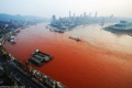 بالصور والفيديو... أطول أنهار آسيا والثالث عالمياً يتحول فجأة إلى لون الدم والأسباب غامضة تماماً