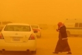 موجات الغبار تجتاح معظم أرجاء المشرق العربي والإقامة الجبرية مفروضة في دول الخليج