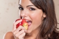 هذه أفضل وسيلة للتخلص من المبيدات الحشرية على التفاح