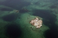 صور وفيديو: أكثر جزيرة ازدحاماً بالسكان في العالم