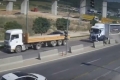 بالفيديو ..لحظة مروعة لشاحنة تسحق سيارة في تركيا