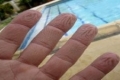 دراسة جديدة تغير المفاهيم... لن تصدقوا سبب تجعّد أصابعكم في الماء
