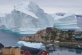 الدنمارك تخلي سكان قرية في غرينلاند بعد اقتراب جبل جليدي ضخم