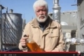 فيديو | بأدوات فلسطينية خالصة.. غزي يخترع جهاز لاستخراج الوقود من البلاستيك
