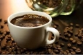 ما هي أقصى مدة تستطيع القهوة إبقاءك يقظاً خلالها؟