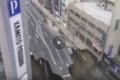 بالفيديو ...حفرة عملاقة تبتلع طريقا عاما في اليابان