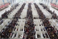 عشرات الآلاف من الصينيين من اجل الوظيفة