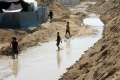 القنوات المائية في الشريط الحدودي برفح... الأملاح التي ستزيد طين غزة بلّة ودماراً