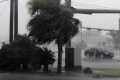 بالصور.. هلع في تكساس مع اقتراب أعتى إعصار يهدد الساحل الأميركي