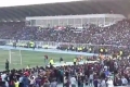 بالفيديو: ملعب عراقي يشهد تواجد الجماهير داخل الملعب