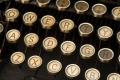 لماذا تبدأ لوحة المفاتيح بحروف “QWERTY” كويرتي؟