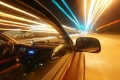 ماذا يحدث إذا سافرت بسرعة تماثل سرعة الضوء أو أسرع؟