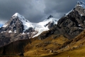 جثث على سفح بركاني بالإكوادور لمفقودين قبل 20 عاماً