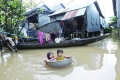فيضانات عارمة تضرب كمبوديا وتخلف 104 قتلى وتهجر 22 ألف أسرة