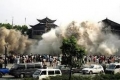 اليابان .. إعصار ينشر الرعب والموت و 1.500.000 يفرون من طريقه