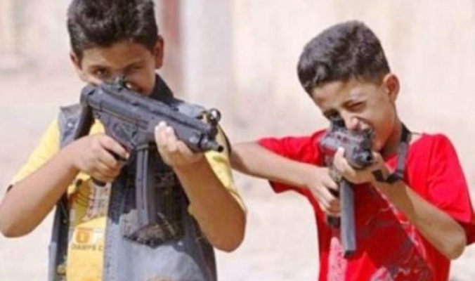 في اول ايام العيد: اصابة عشرات الاطفال بالعيون والراس نتيجة استخدام مسدسات الخرز بالعيد
