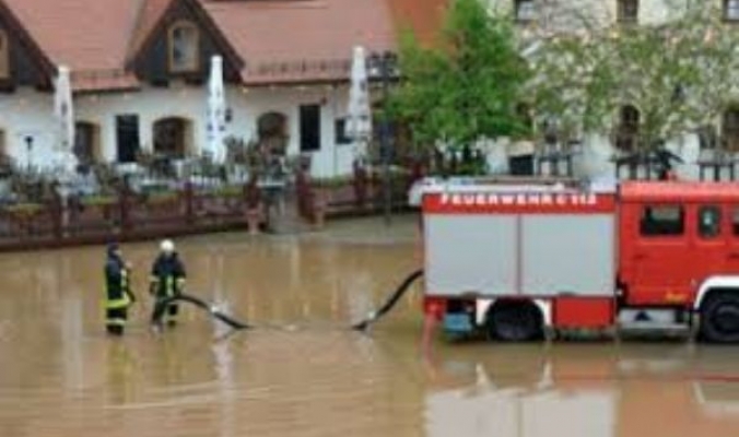 مصرع خمسة اشخاص واصابة العشرات في فيضانات بجنوبي تركيا