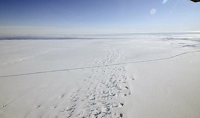 الكشف عن أكبر شرخ في جليد القطب الجنوبي