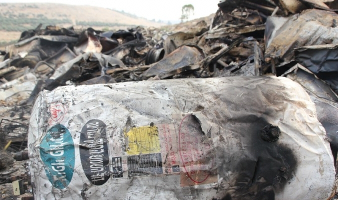 آفاق البيئة والتنمية تكشف: فلسطينيون في قريتي شقبا ورنتيس غرب رام الله يحرقون صور أشعة إسرائيلية في أراض زراعية لاستخراج الفضة والأضرار الصحية خطيرة