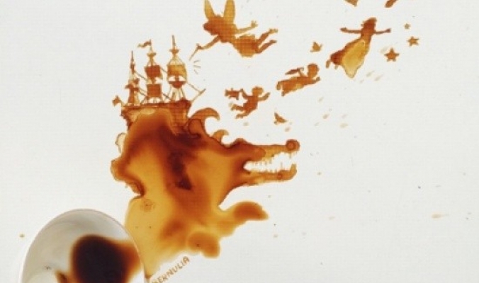 بالصور: فنانة إيطالية ترسم ببقايا القهوة والطعام