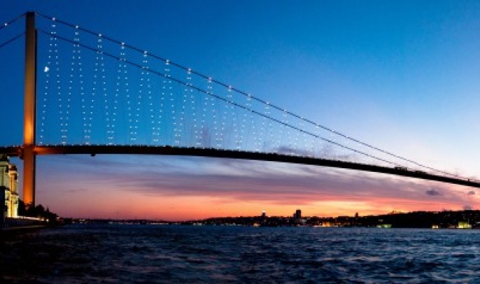 تخليداً لضحايا الانقلاب الفاشل.. تركيا تغير اسم جسر البسفور في إسطنبول