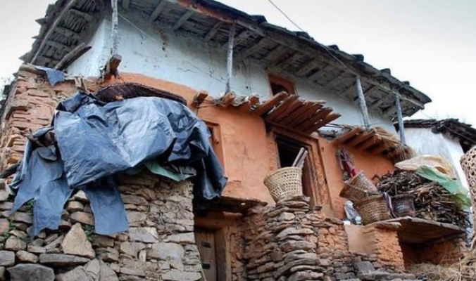 لماذا تُجبر النساء في نيبال على مغادرة بيوتهن أثناء الحيض؟