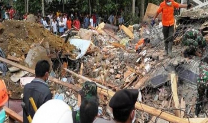 ارتفاع حصيلة قتلى زلزال إندونيسيا إلى 460