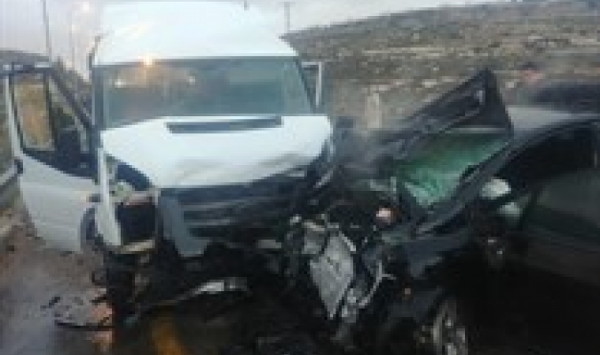 مصرع مواطن واصابة 13 في حادث سير شمال الخليل