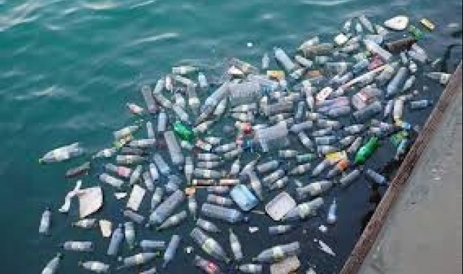 220 ألف طن سنويا.. المتوسط يتحول إلى بحر من البلاستيك