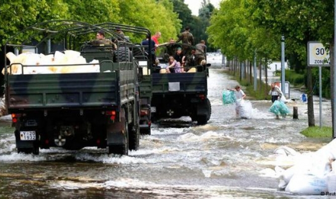 ألمانيا: إجلاء عشرات آلاف السكان بسبب الفيضانات