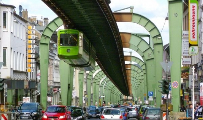 «فوبرتال شويبيبان» القطار المعلق في ألمانيا