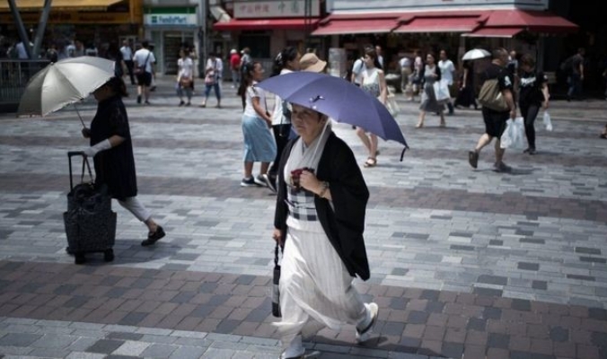 اليابان تعلن حالة الكارثة الطبيعية بسبب تخطي حرارة الجو 40 درجة