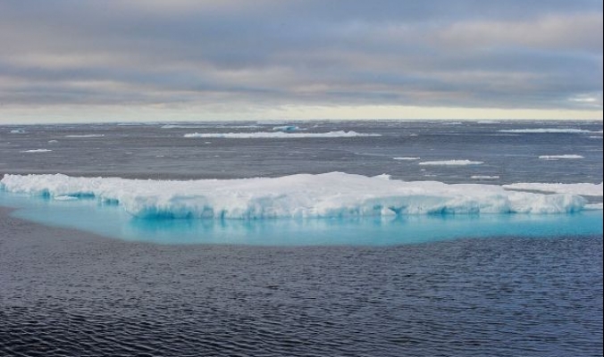 دفء القطب الشمالي ينذر بخسائر تريليونية