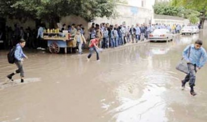 الأمطار الغزيرة تغرق شوارع القاهرة والإسكندرية وعدد كبير من المحافظات المصرية