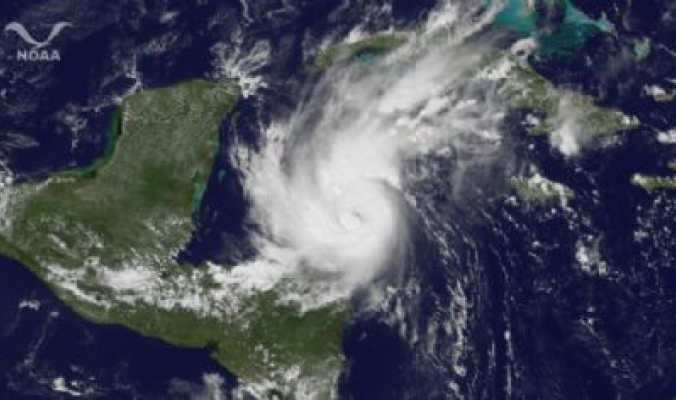العاصفة المدارية رينا تتحول إلى إعصار في الكاريبي وتهدد مناطق واسعة من أمريكا الوسطى