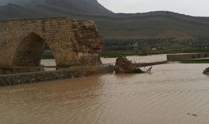 استمرار الفيضانات غير المسبوقة بإيران والضحايا بازدياد
