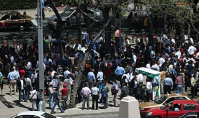 أعنف زلزال في عام 2012 بقوة 7.6 درجة يضرب قلب المكسيك التاريخي
