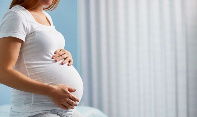 ما هي أسباب حركة الجنين داخل البطن ؟