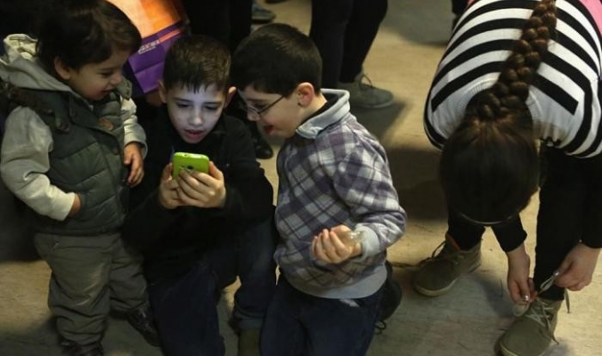 بيل جيتس يجيب: في أي سن تشتري لطفلك هاتفا محمولا؟