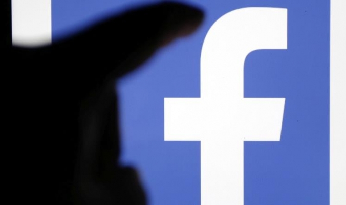 فيسبوك تعترف بنسخ رسائل ماسنجر