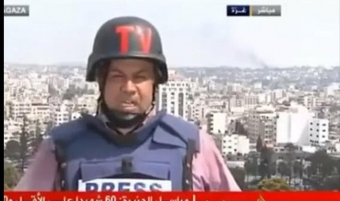 بالفيديو : ما حصل مع مذيع قناة الجزيرة وائل الدحدوح حول مجزرة الشجاعية في غزة