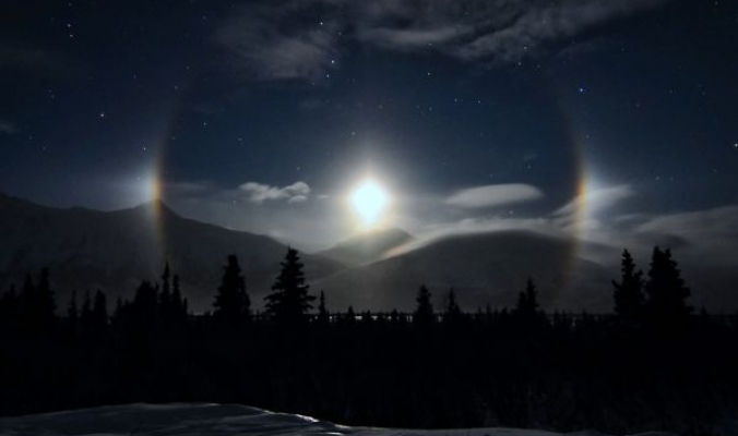 هل سمعت بالقمر الكاذب ؟ شاهد هذا المنظر من ألاسكا