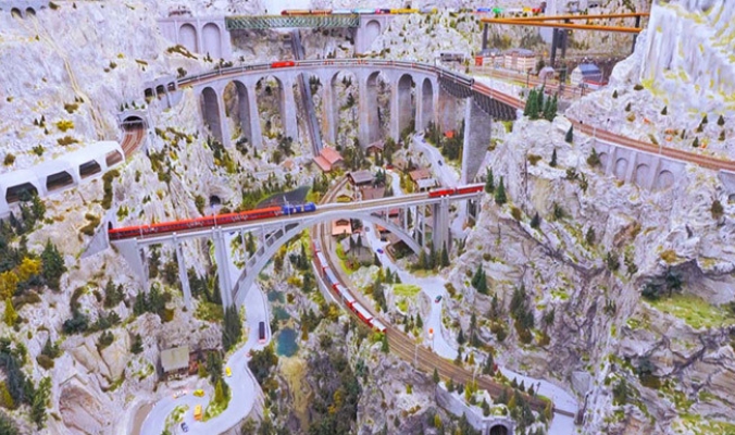 فيديو| تعرف على أطول سكة لنموذج قطار في العالم
