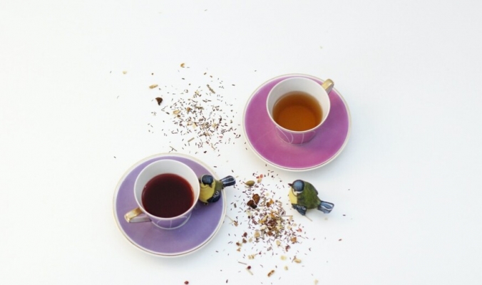 أيهما أفضل صباحاً: القهوة أم الشاي؟