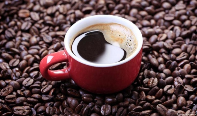 بعد كم دقيقة من شرب القهوة يبدأ تأثيرها وما المقدار الآمن لتناولها؟