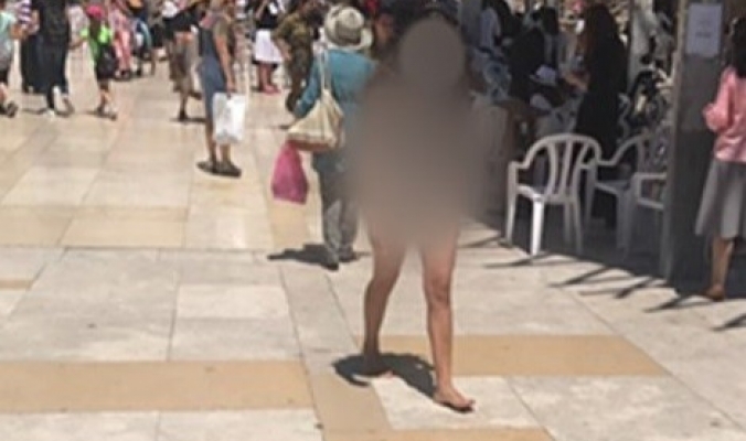 تدنيس مقزز من فتاة يهودية تعرّت بالكامل في ساحة البراق في القدس