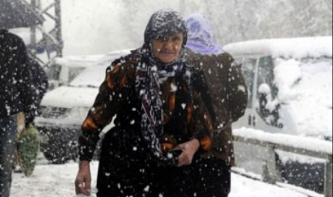 بالصور: الثلوج تكسو مدينة اسطنبول في تركيا لأول مرة هذا الموسم وبشكل مبكر على غير العادة